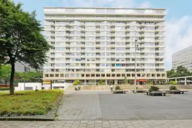 101m2 maison à louer pour 2040€/mois à Koningin Wilhelminaplein, Amsterdam