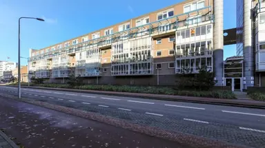 112m2 Appartement à louer pour 1190€/mois à Zwolsestraat 15, The Hague