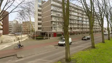 82m2 Appartement à louer pour 861€/mois à Volendamlaan 40, The Hague