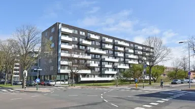 94m2 Appartement à louer pour 1215€/mois à Melis Stokelaan 32, The Hague