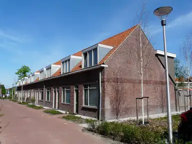 60m2 maison à louer pour 932.93€/mois à Van der Hoevenstraat 13, Naaldwijk