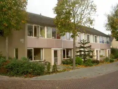 121m2 Haus zur Miete für 932.93€/Monat in Van der Duyn van Maasdamlaan 87, Hillegom