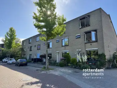 104μ² μονοκατοικία προς ενοικίαση για 2350€/μήνα σε Aletta Jacobs-erf, Dordrecht