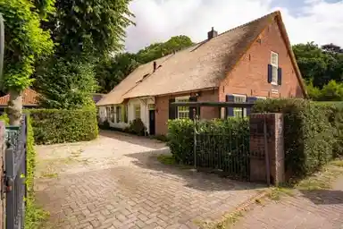 168m2 maison à louer pour 4000€/mois à Eemnesserweg, Laren