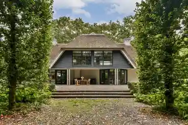 456μ² μονοκατοικία προς ενοικίαση για 8000€/μήνα σε Agter Kampen, Blaricum