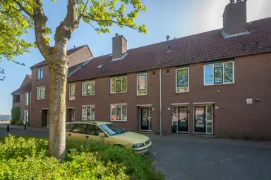 100m2 apartment to rent for 1650€/month in Gouwe 38, Huizen