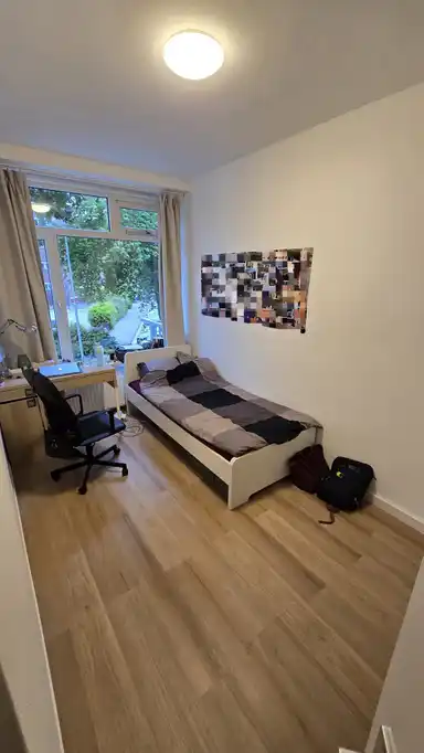 20m2 Chambre à louer pour 1100€/mois à Admiraal De Ruyterweg 24D, Rotterdam