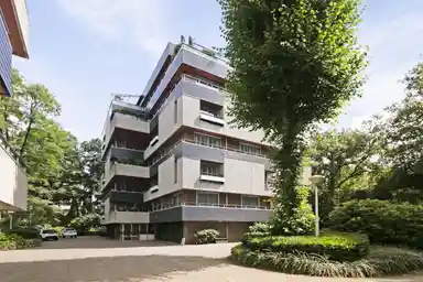 171m2 apartment to rent for 2500€/month in Schuttersweg 82, Hilversum