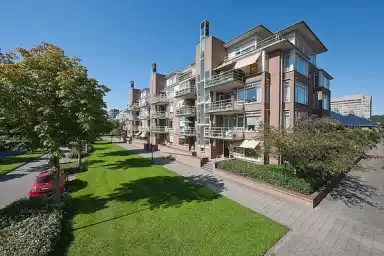 110m2 flat to rent for 1915€/month in Ransuillaan, Leidschendam
