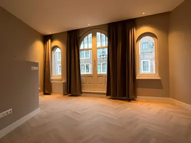 90m2 flat te huur voor 3150€/maand in Nieuwezijds Voorburgwal 318h, Amsterdam