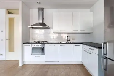 100m2 Appartement à louer pour 1950€/mois à Beeklaan, The Hague