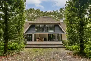 456m2 house to rent for 8000€/month in Agter Kampen 2, Blaricum