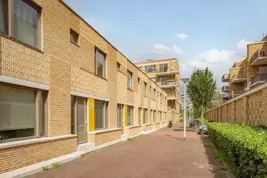 127m2 huis te huur voor 2000€/maand in Bart van der Leckplantsoen 10, Amsterdam