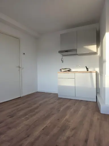 12μ² Δωμάτιο προς ενοικίαση για 595€/μήνα σε Weerdingerstraat, Emmen