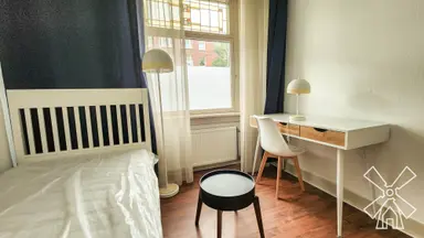 8m2 Kamer te huur voor 1225€/maand in Goeverneurlaan, The Hague