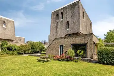 227m2 huis te huur voor 4500€/maand in Voerstraat, Leiderdorp