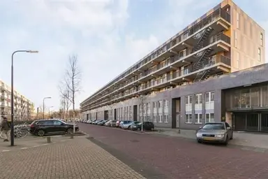 80μ² Διαμέρισμα προς ενοικίαση για 2650€/μήνα σε Klaas Katerstraat, Amsterdam