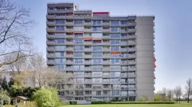 125m2 apartment to rent for 955€/month in Senecalaan 14, 's-Hertogenbosch