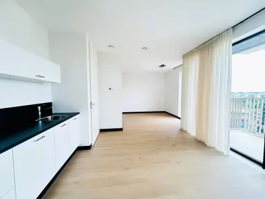 64m2 apartment to rent for 2150€/month in Mies van der Rohestraat 297, Hoofddorp