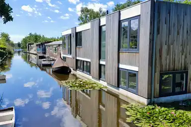 150m2 house to rent for 3750€/month in Westzijderveld, Zaandam