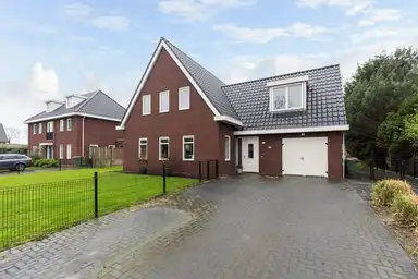 229m2 house to rent for 3950€/month in Heilaarstraat, Breda