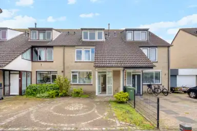 146m2 house to rent for 2950€/month in Aronskelkweg, Wassenaar