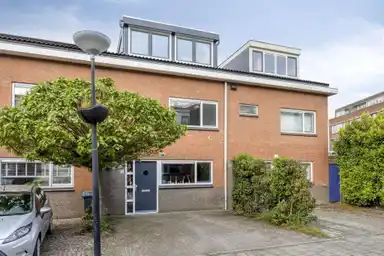 115m2 house to rent for 2295€/month in Justus van Effenpad 5, Gouda