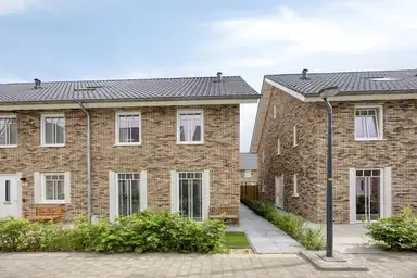 146m2 house to rent for 3250€/month in Amstelstroom 93, Zoetermeer