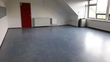 60m2 anti-squat to rent for 300€/month in Meedhuizen