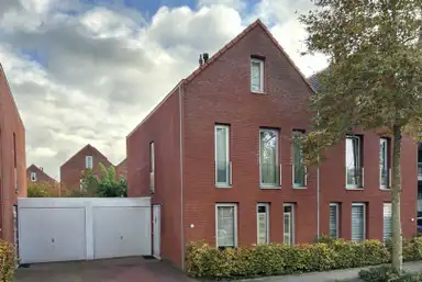 145m2 maison à louer pour 1550€/mois à Ommershofselaan 23, Velp