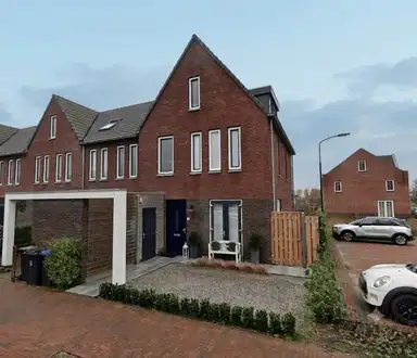 135m2 maison à louer pour 1850€/mois à Marickenlaan 2, Wilnis