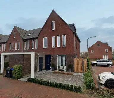 135m2 maison à louer pour 1850€/mois à Marickenlaan 2, Wilnis