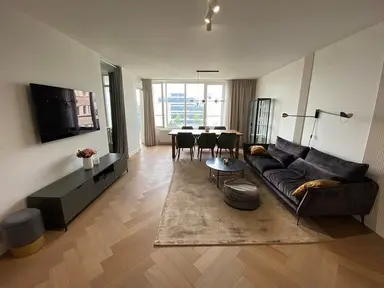 100m2 Appartamento in affitto per 3200€/mese a Omval, Amsterdam