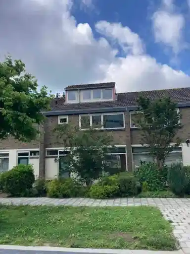 77m2 Haus zur Miete für 932.93€/Monat in Lijsterstraat 51, Wormerveer