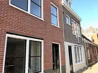93m2 maison à louer pour 2350€/mois à Schoolsteeg, Leiden