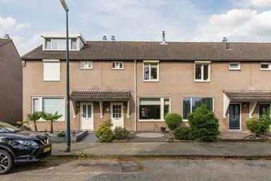124m2 huis te huur voor 2200€/maand in Dennelaar 74, Veghel