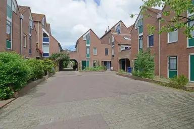 122m2 huis te huur voor 1453.5€/maand in Strausslaan 449, The Hague
