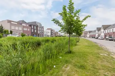 120m2 house to rent for 1620€/month in Brigantiastraat, Almere