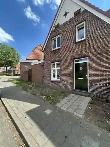 123m2 house to rent for 738.82€/month in Roemer Visscherstraat 10, Heerlen