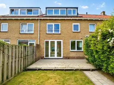 87m2 house to rent for 2850€/month in Paulus Emtinckweg, Diemen
