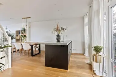 93m2 Appartement à louer pour 3500€/mois à Postjeskade, Amsterdam