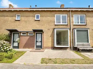 87m2 maison à louer pour 2850€/mois à Paulus Emtinckweg, Diemen