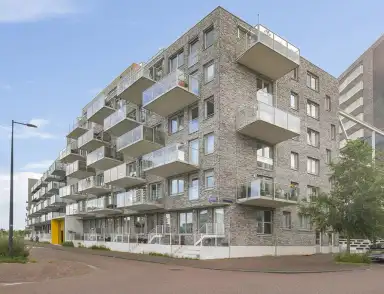 109m2 apartment to rent for 2450€/month in Mary van der Sluisstraat 338, Amsterdam