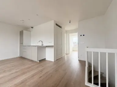 44m2 apartment to rent for 1950€/month in Hoge Rijndijk, Leiden