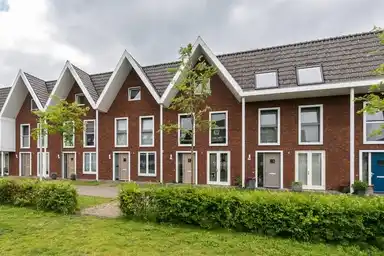 124m2 maison à louer pour 2850€/mois à Koraalzwamplantsoen 16, Utrecht