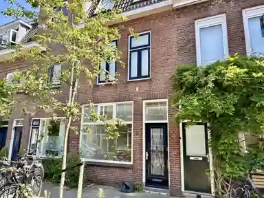 106m2 maison à louer pour 2500€/mois à Spieghelstraat, Utrecht
