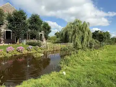 125m2 maison à louer pour 2500€/mois à Ringdijk BP 23, Amstelveen