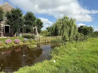 125m2 maison à louer pour 2500€/mois à Ringdijk BP 23, Amstelveen