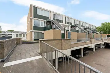 94m2 Appartement à louer pour 2200€/mois à Mozartrode, Zoetermeer