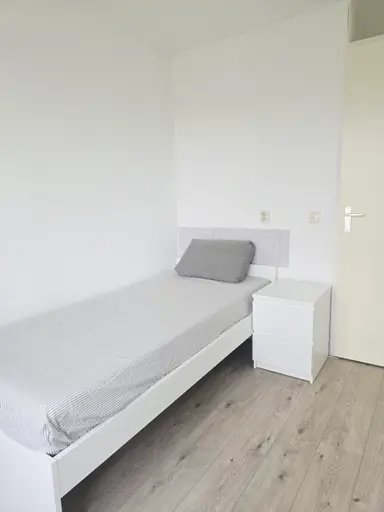11m2 room to rent for 880€/month in EGoli, Amsterdam